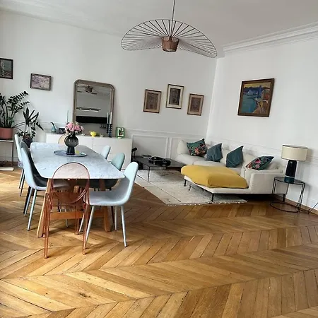 Pigalle Luxury Flat